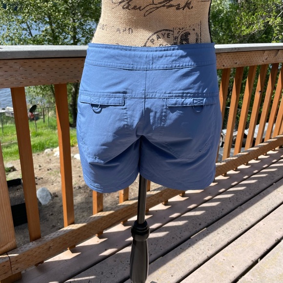 NWOT Title Nine Casual Blue
Rogue Shorts 5” size 2 - Picture 4 of 14